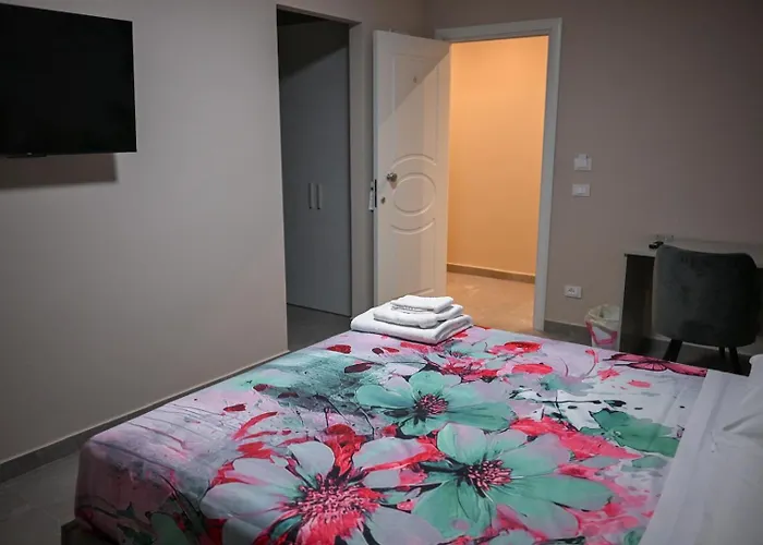 The Paris Frühstückspension Reggio Calabria