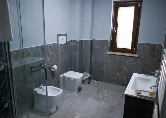 The Paris לינה וארוחת בוקר 4*